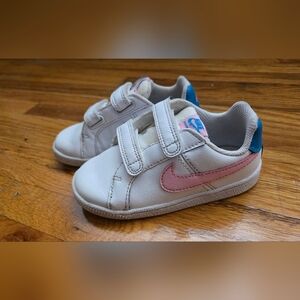 Nike Court Royale Low Top White and Pink Velcro Sneakers 8C